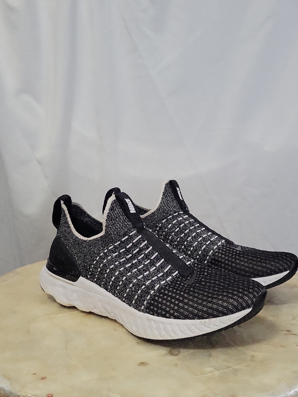 Nike React Phantom Run Flyknit 2 sneakers size 8